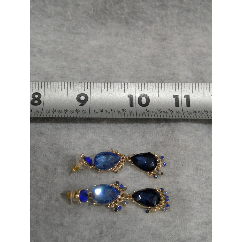 Unbranded sapphire earring